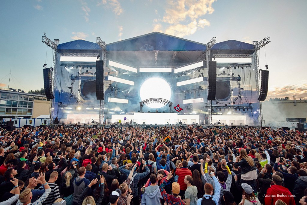 Laurynas Kolodzeiskis: „Summerburst Baltic 2016“ šeštadienio dalis – Lietuvos mini „Tomorrowland’as“